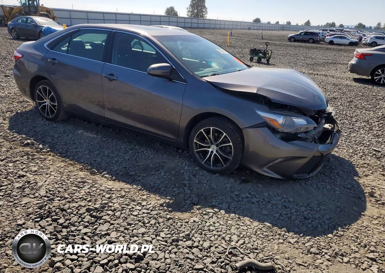 2015 Toyota Camry Se VIN:4T1BF1FK3FU943129 - 4