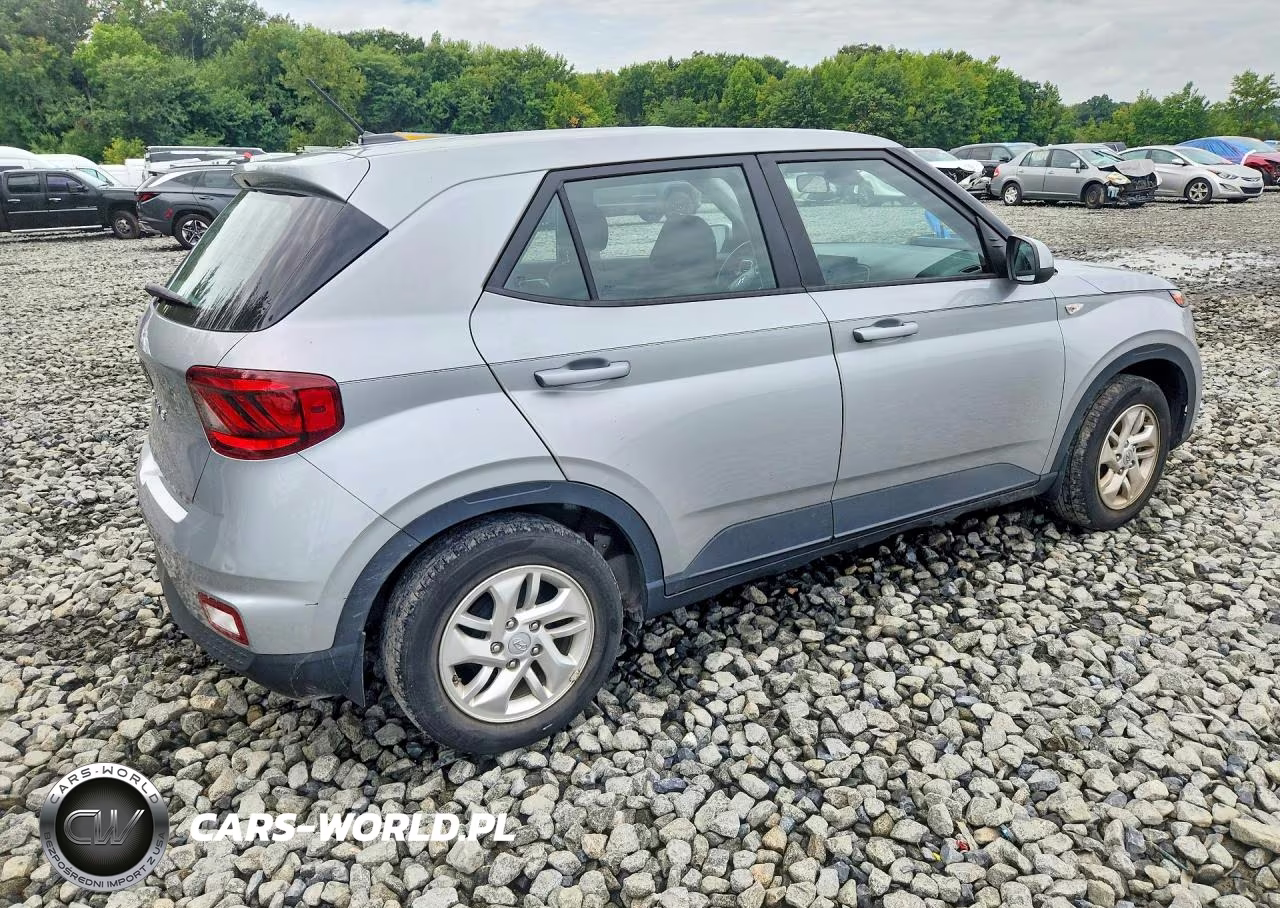 2023 Hyundai Venue Se VIN:KMHRB8A35PU219379 - 3