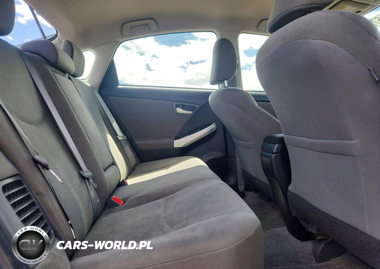 2015 Toyota Prius Three VIN:JTDKN3DU8F1968438 - 10