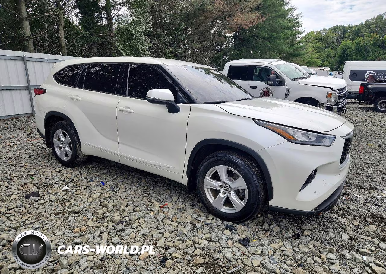 2020 Toyota Highlander Le VIN:5TDBZRBH1LS048050 - 4