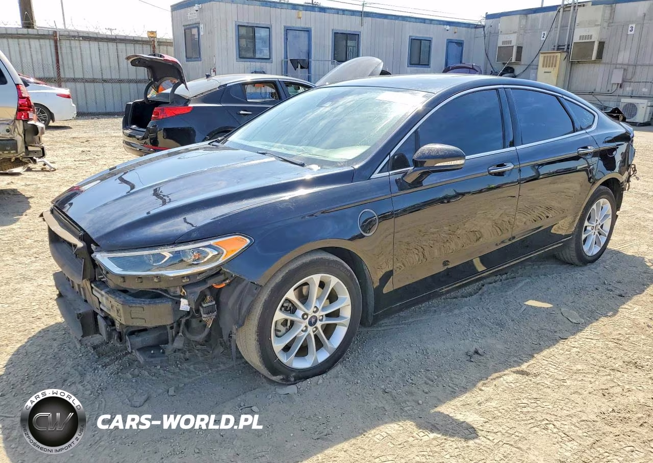 2019 Ford Fusion Titanium – zdjęcie 1 z 13