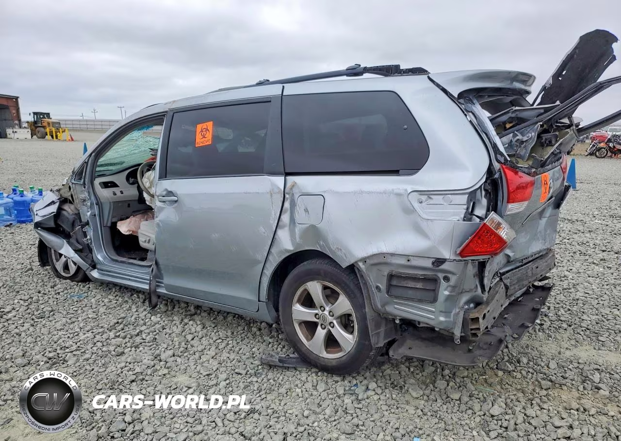 2014 Toyota Sienna Le VIN:5TDKK3DC4ES407932 - 2