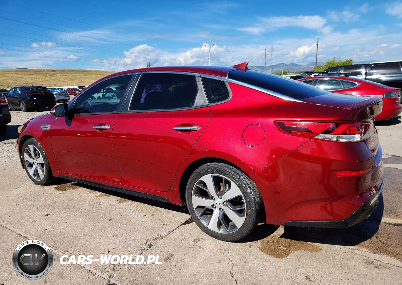 2019 Kia Optima S VIN:5XXGT4L34KG372834 - 2