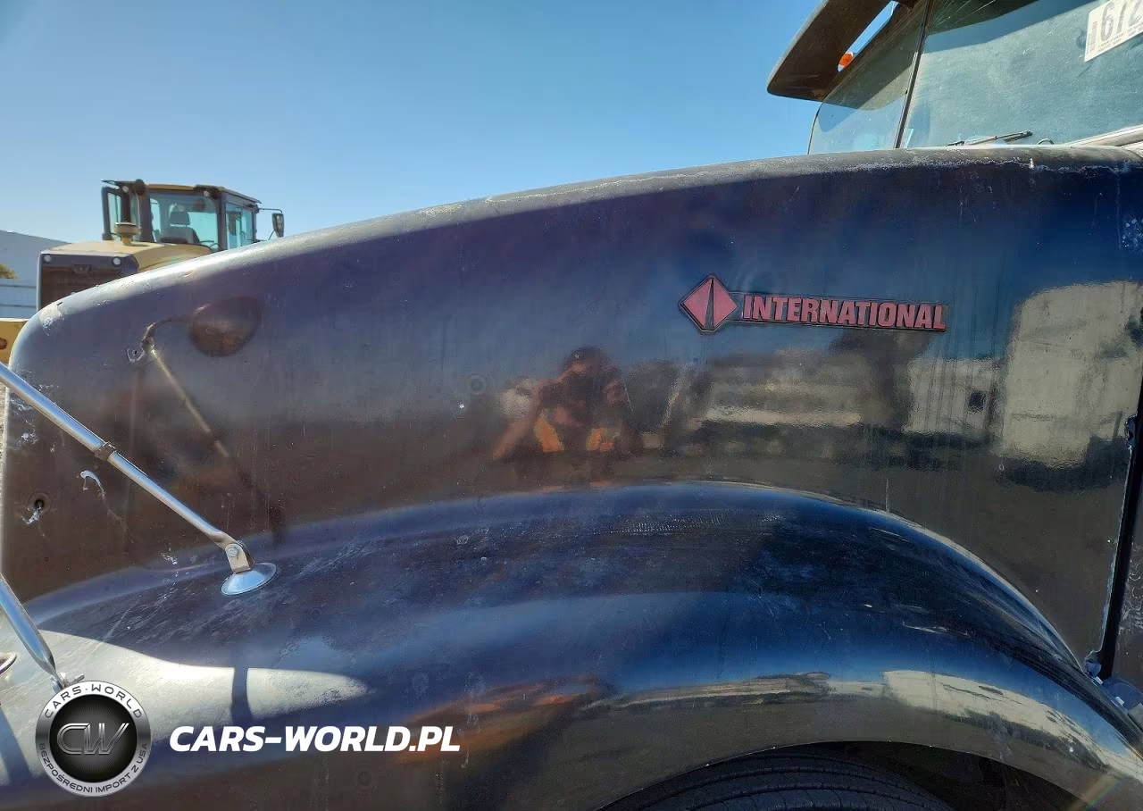 1994 International 9400 Grain Truck VIN:2HSFHGMR5RC082213 - 10