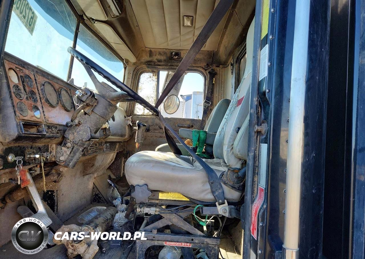 1994 International 9400 Grain Truck VIN:2HSFHGMR5RC082213 - 7