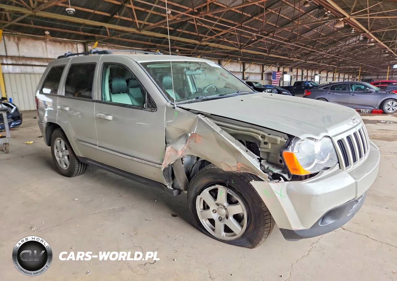 2010 Jeep Grand Cherokee Laredo VIN:1J4PR4GKXAC100653 - 4