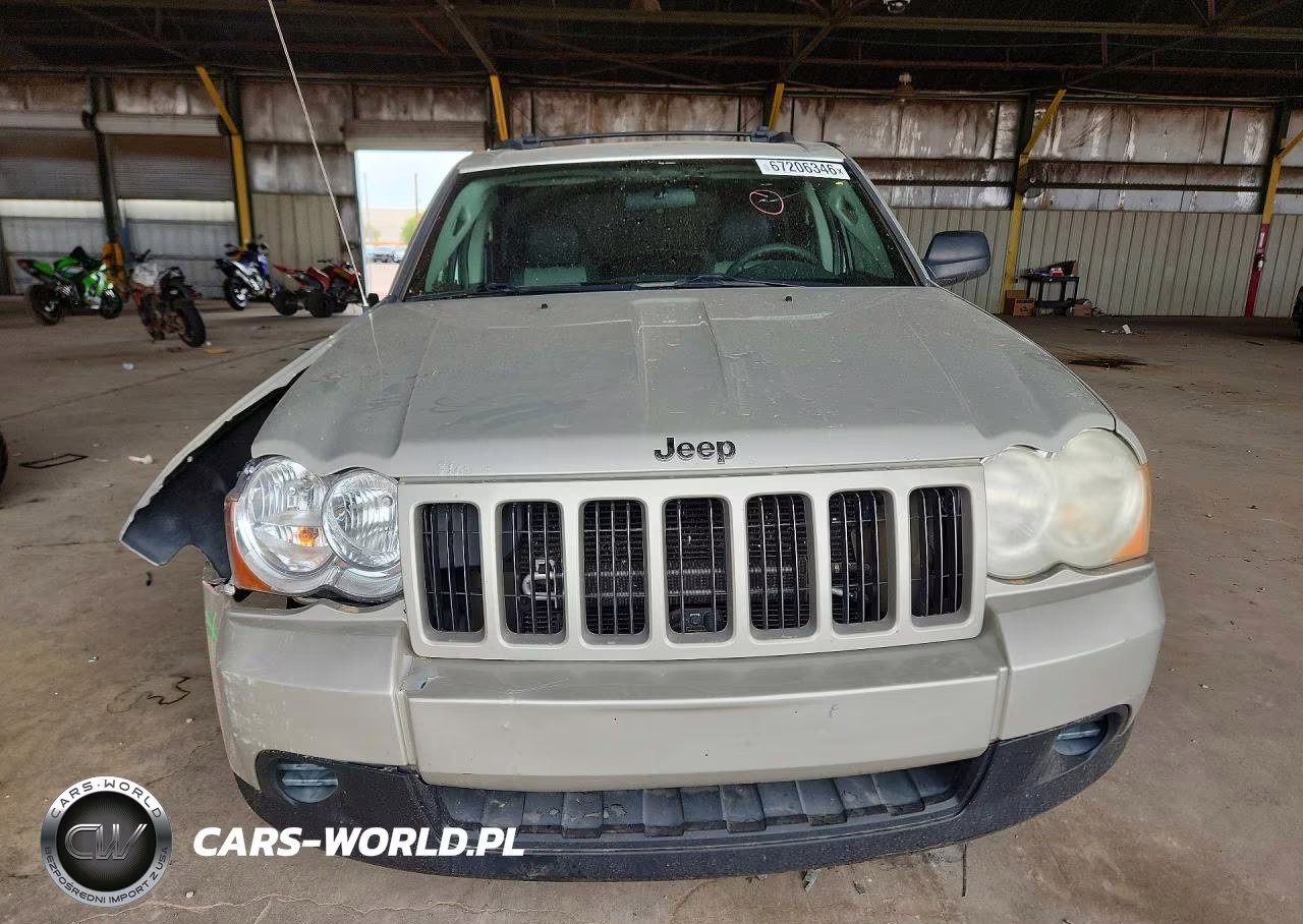 2010 Jeep Grand Cherokee Laredo VIN:1J4PR4GKXAC100653 - 5
