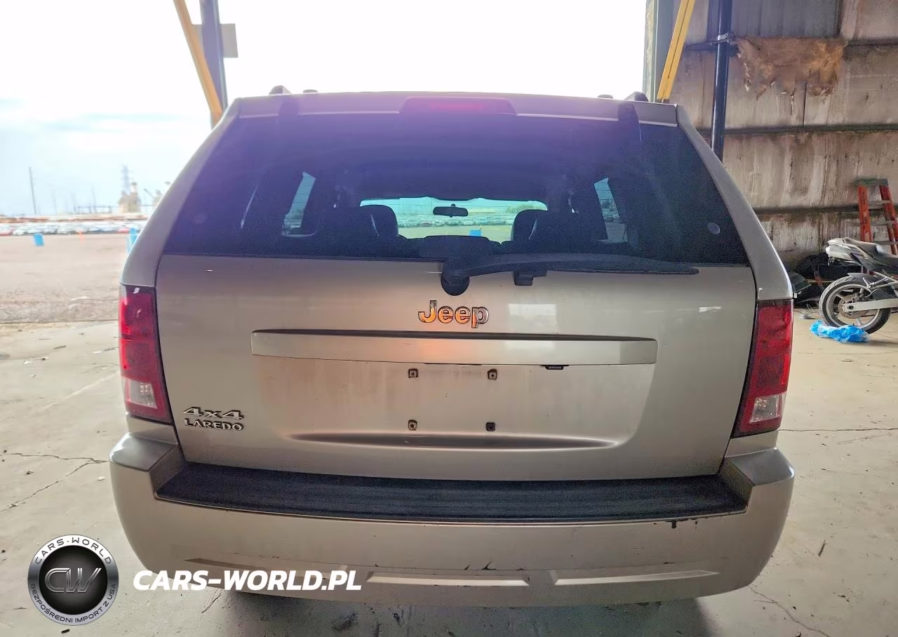 2010 Jeep Grand Cherokee Laredo VIN:1J4PR4GKXAC100653 - 6