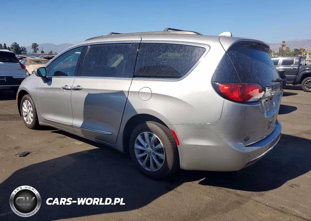 2017 Chrysler Pacifica Touring L VIN:2C4RC1BG0HR683432 - 2