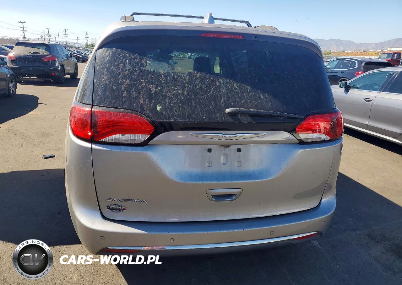 2017 Chrysler Pacifica Touring L VIN:2C4RC1BG0HR683432 - 6