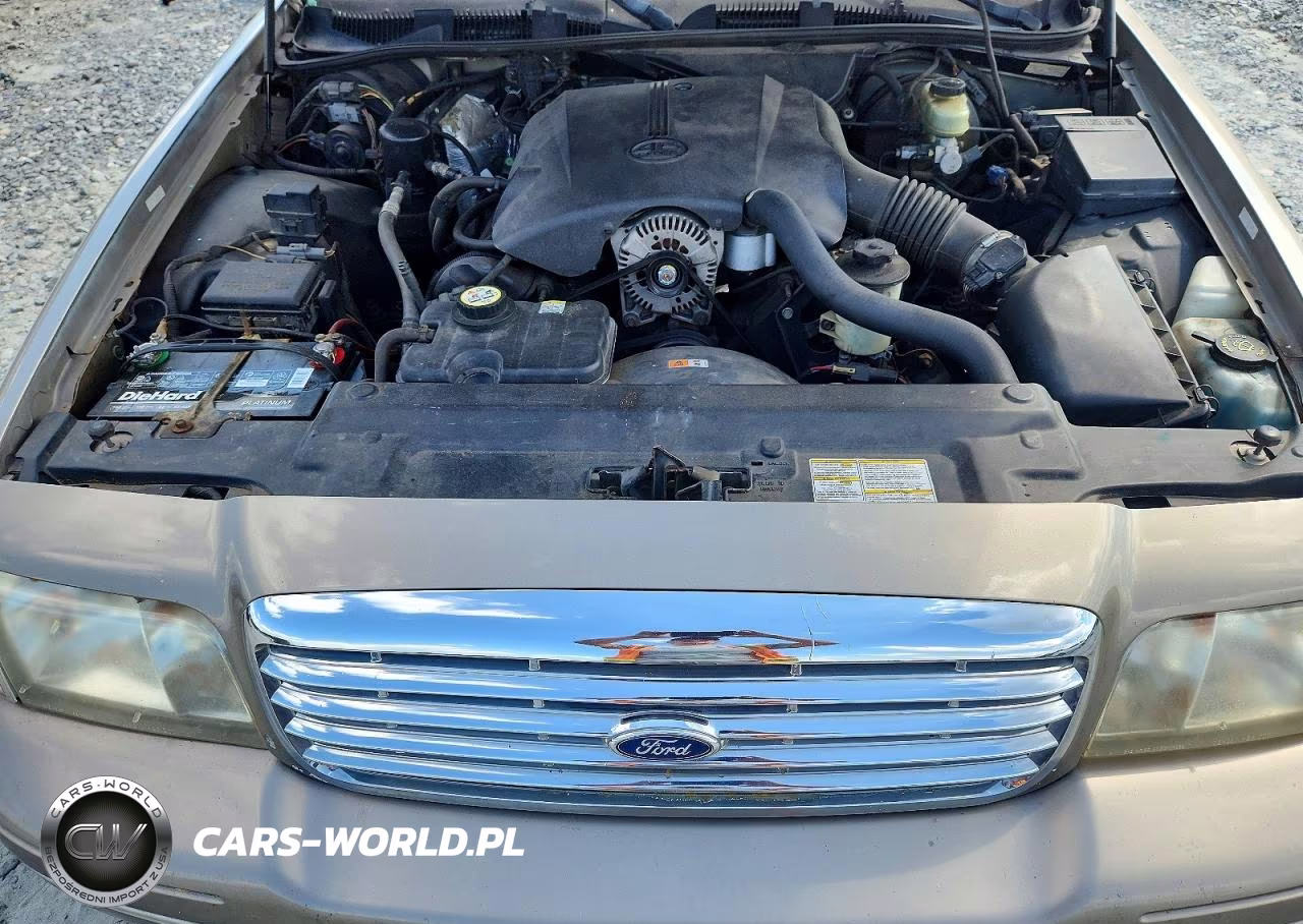 2001 Ford Crown Victoria Lx VIN:2FAFP74W71X175870 - 11