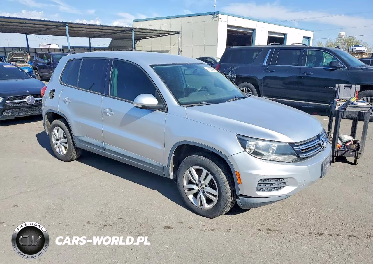2014 Volkswagen Tiguan S VIN:WVGBV3AX2EW541820 - 4