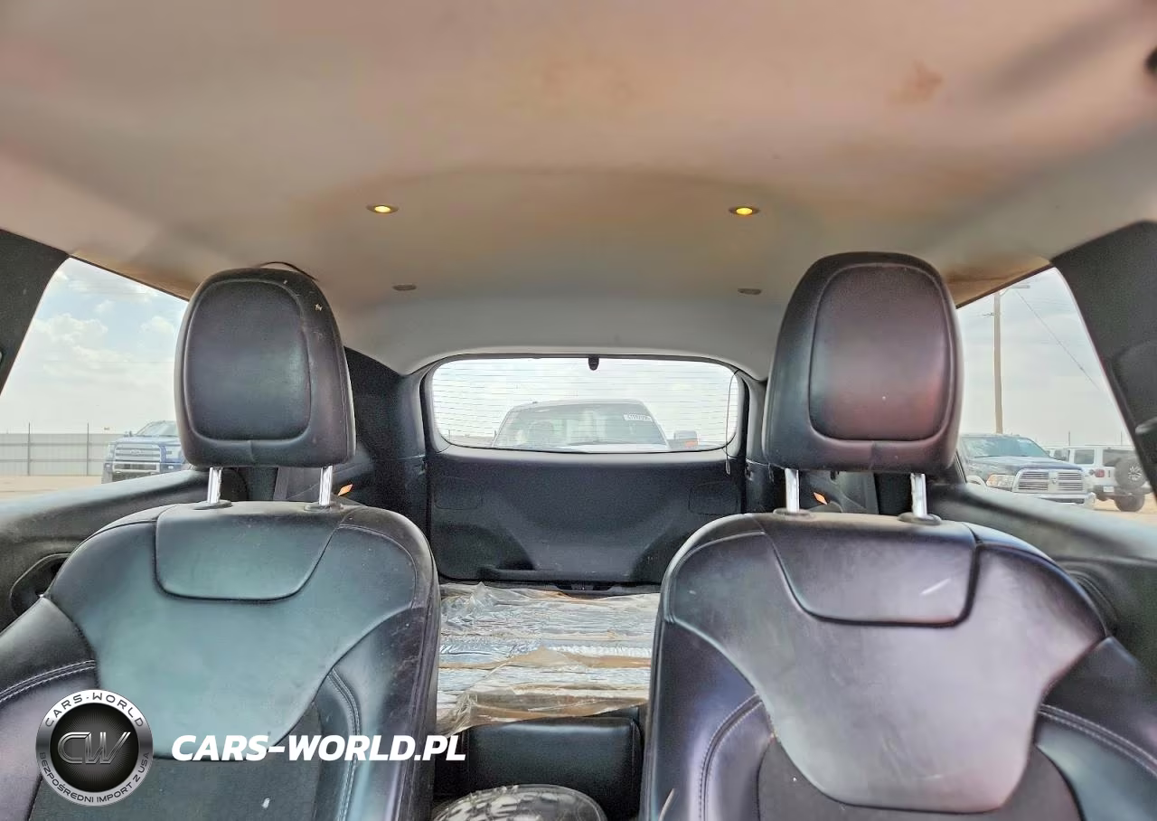 2019 Jeep Cherokee Latitude Plus VIN:1C4PJMLN6KD123937 - 10