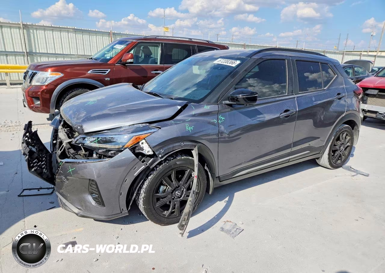 2023 Nissan Kicks Sr