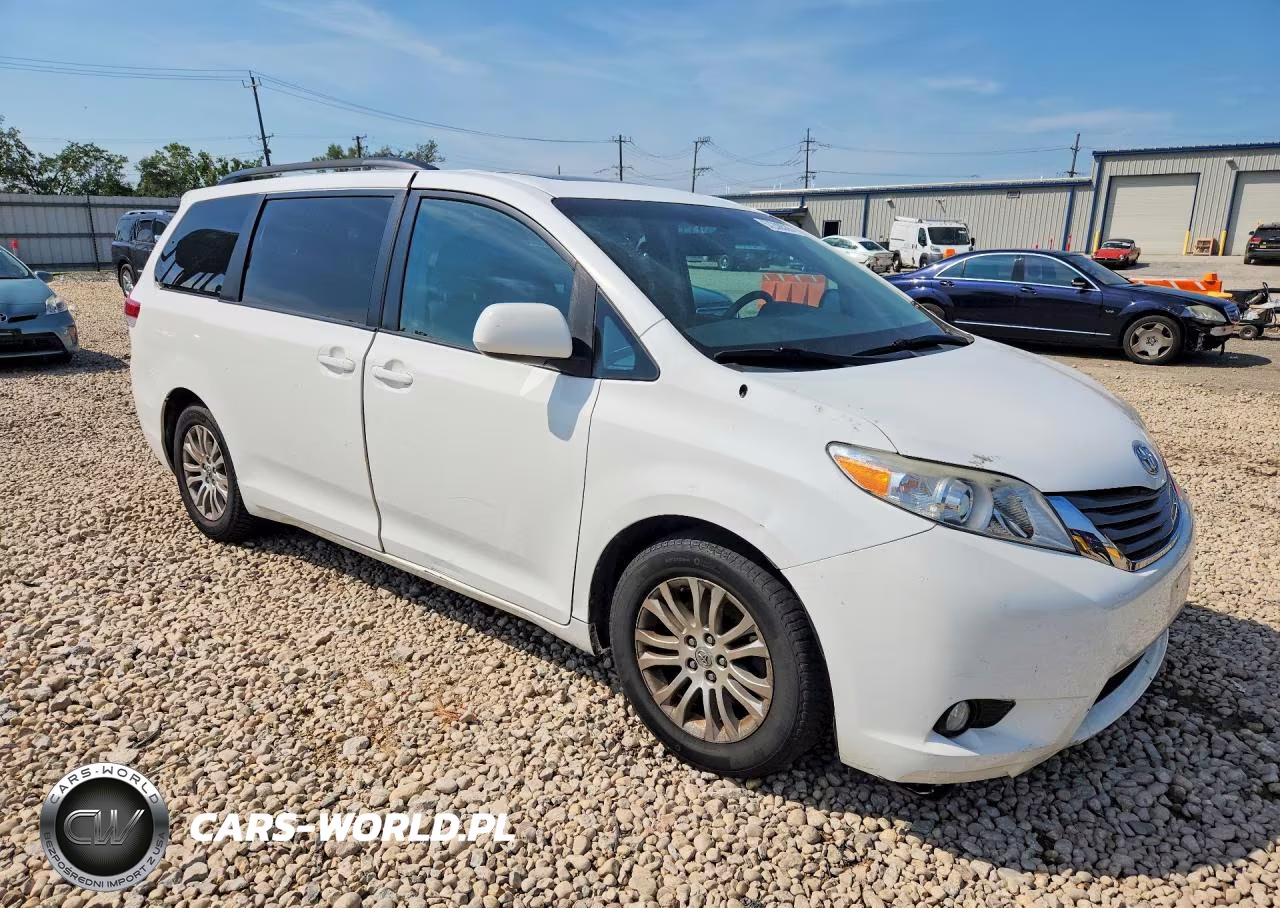 2011 Toyota Sienna Xle 8-Passenger VIN:5TDYK3DC4BS117843 - 4
