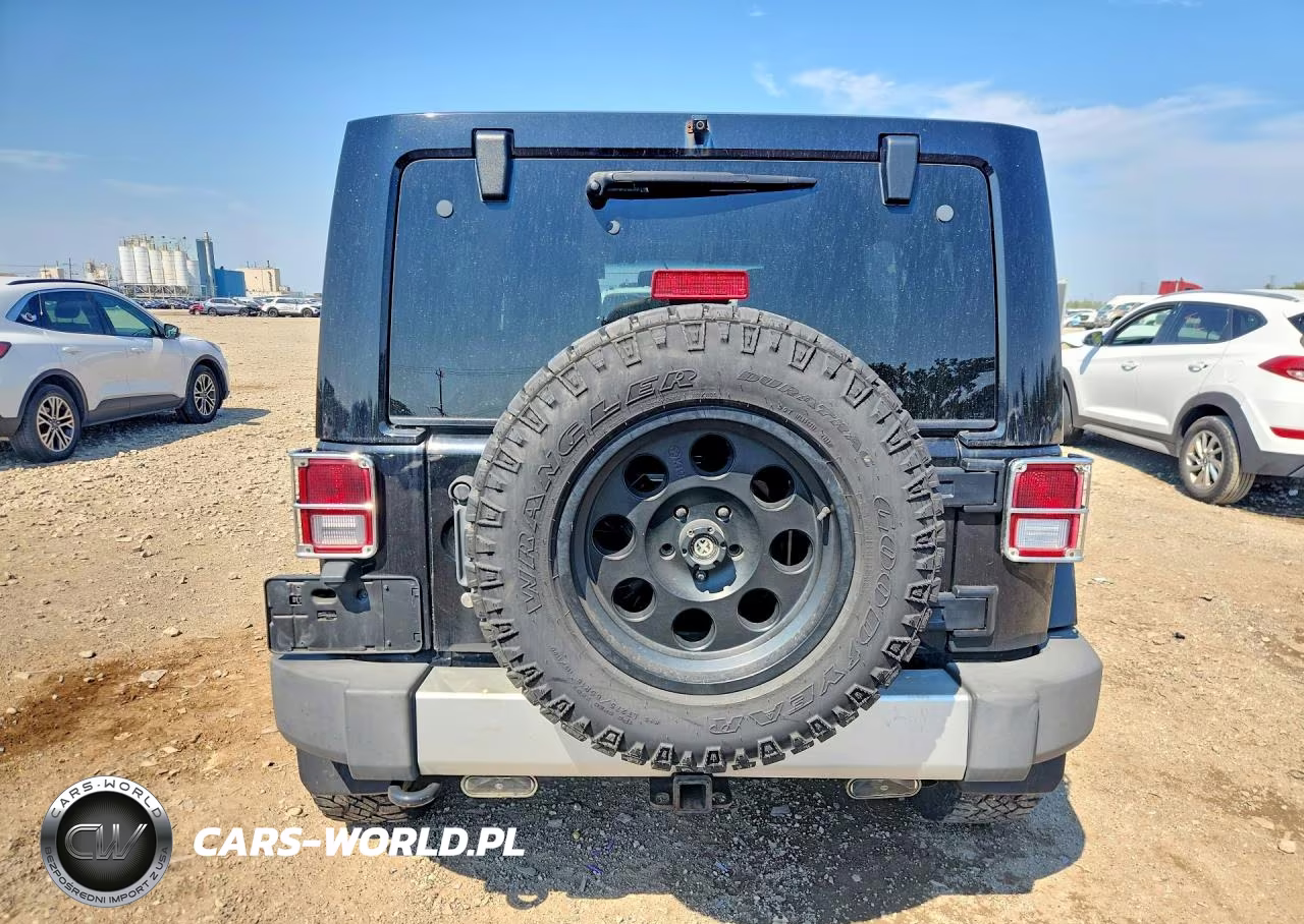 2013 Jeep Wrangler Unlimited Sahara VIN:1C4BJWEG2DL549704 - 6