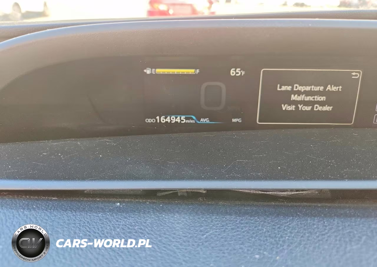 2017 Toyota Prius Two VIN:JTDKBRFU8H3031931 - 9