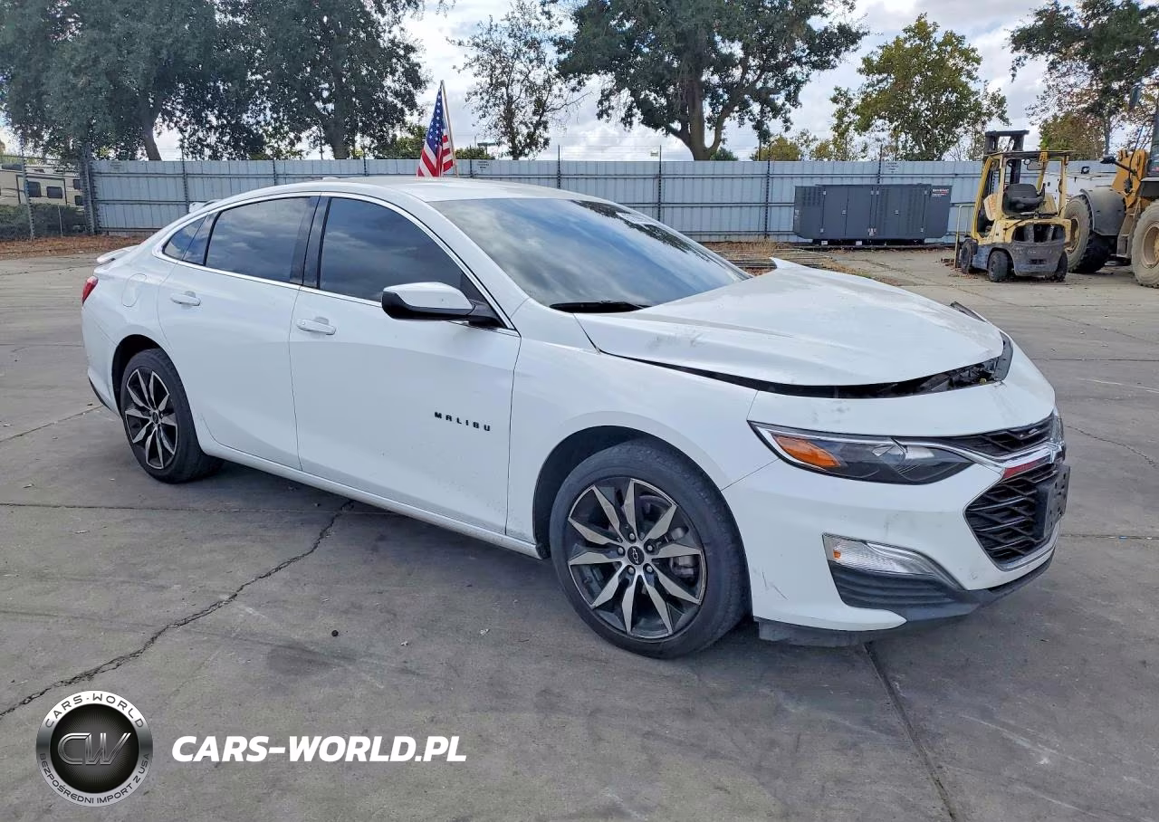 2023 Chevrolet Malibu Rs VIN:1G1ZG5ST6PF123972 - 4