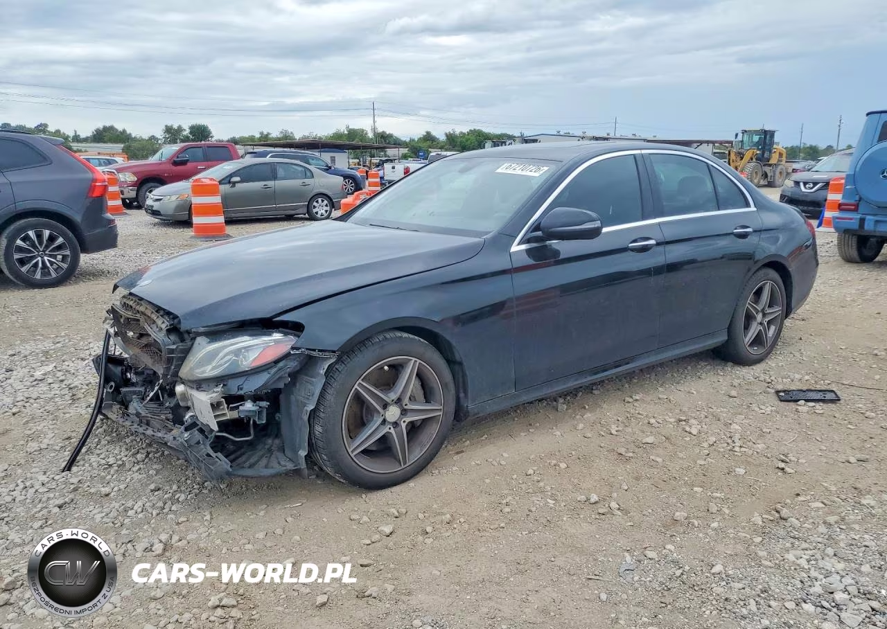2017 Mercedes-Benz E 300 – zdjęcie 1 z 12