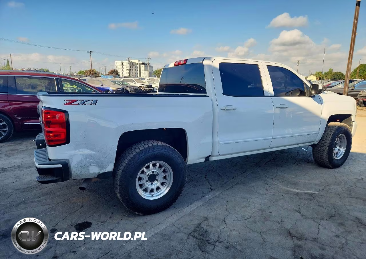 2018 Chevrolet Silverado K1500 Lt VIN:3GCUKREC2JG197866 - 3