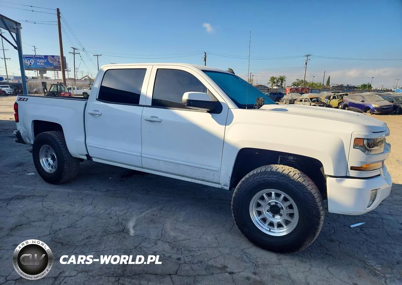 2018 Chevrolet Silverado K1500 Lt VIN:3GCUKREC2JG197866 - 4