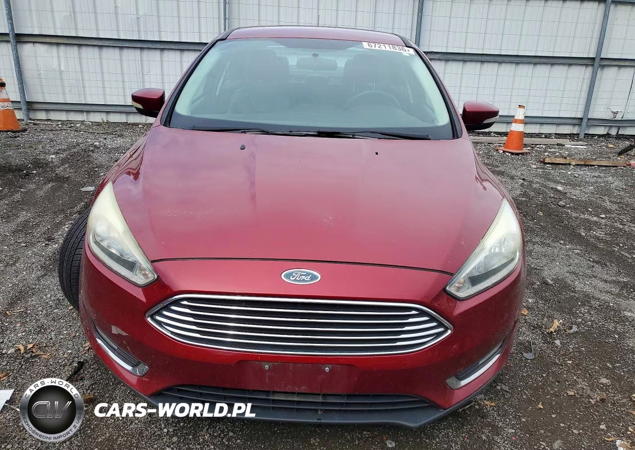2015 Ford Focus Titanium VIN:1FADP3J24FL273681 - 5