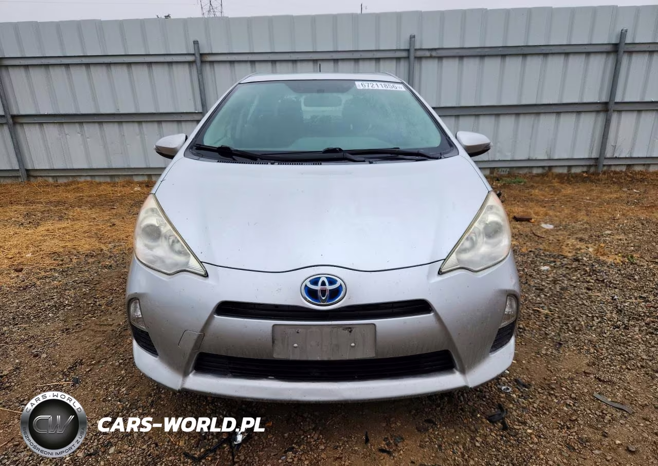 2013 Toyota Prius C Two VIN:JTDKDTB30D1542382 - 5