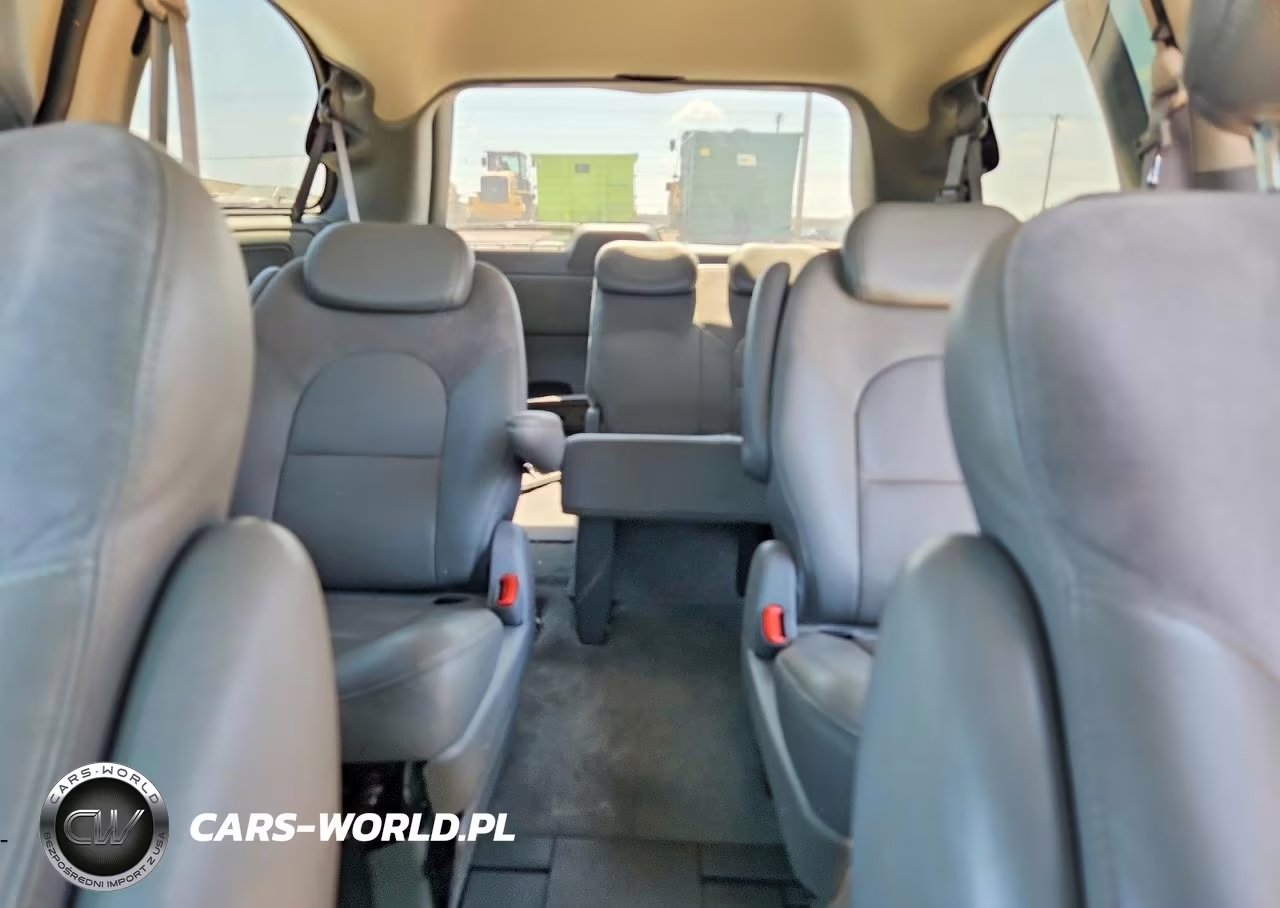2005 Chrysler Town & Country Limited VIN:2C8GP64L55R383818 - 10