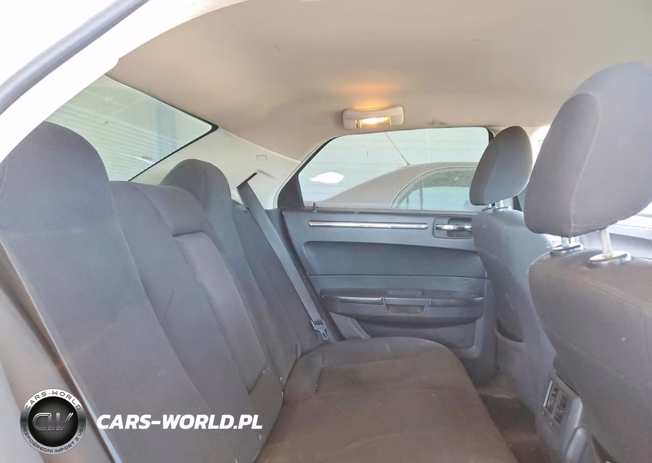 2010 Chrysler 300 Touring VIN:2C3CA4CD2AH105964 - 10