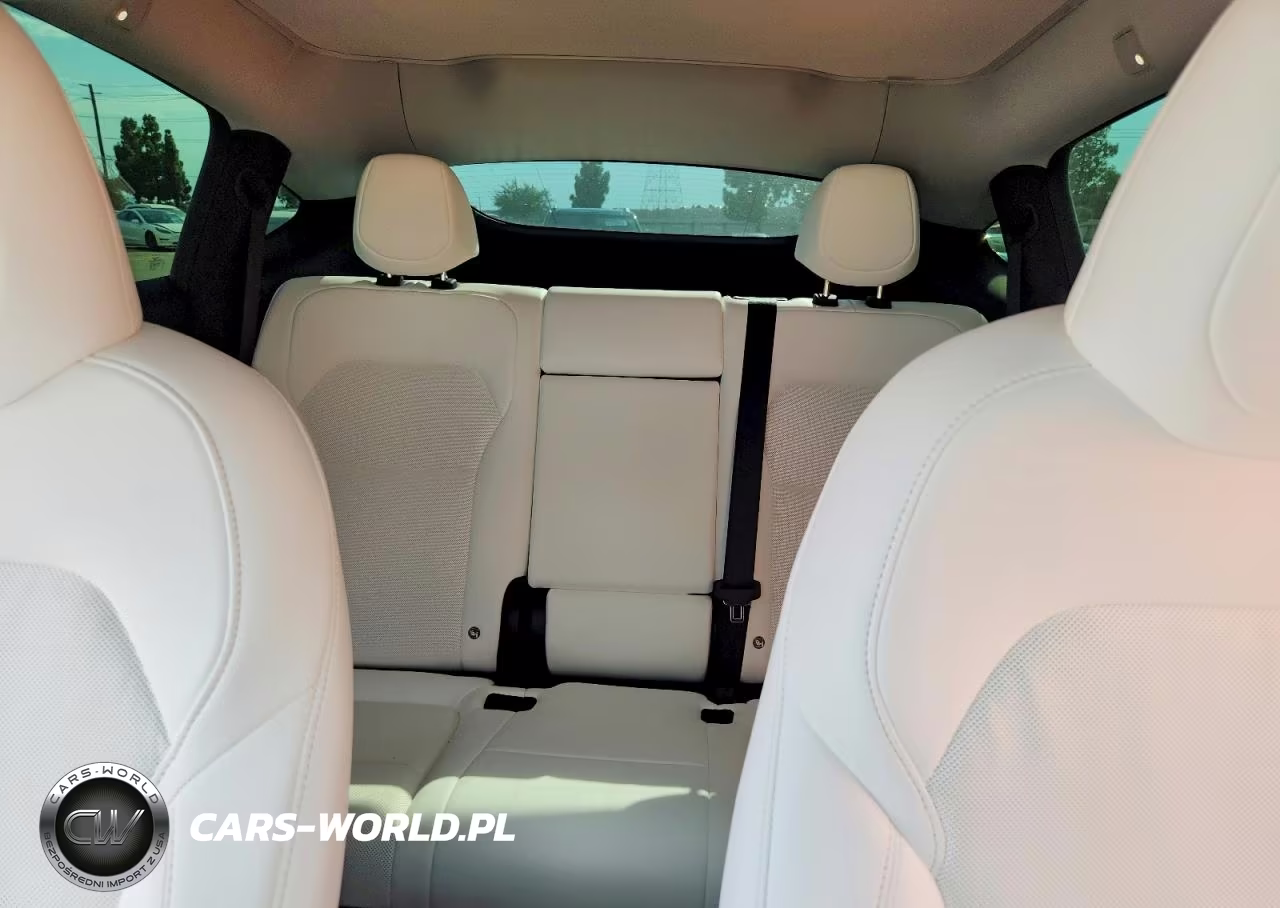 2026 Tesla Model Y VIN:7SAYGDEDXTF452869 - 10