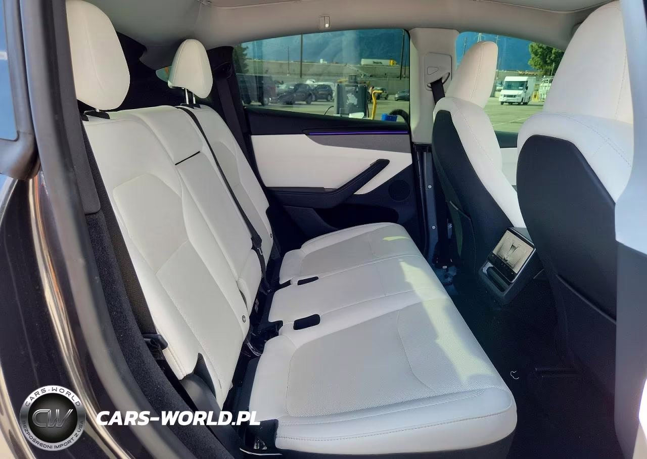 2026 Tesla Model Y VIN:7SAYGDEDXTF452869 - 11