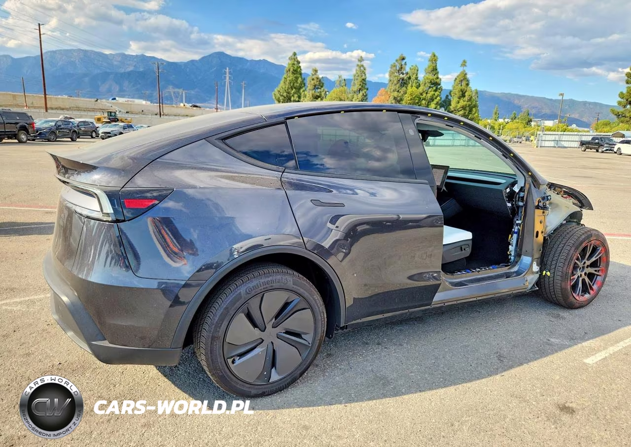 2026 Tesla Model Y VIN:7SAYGDEDXTF452869 - 3