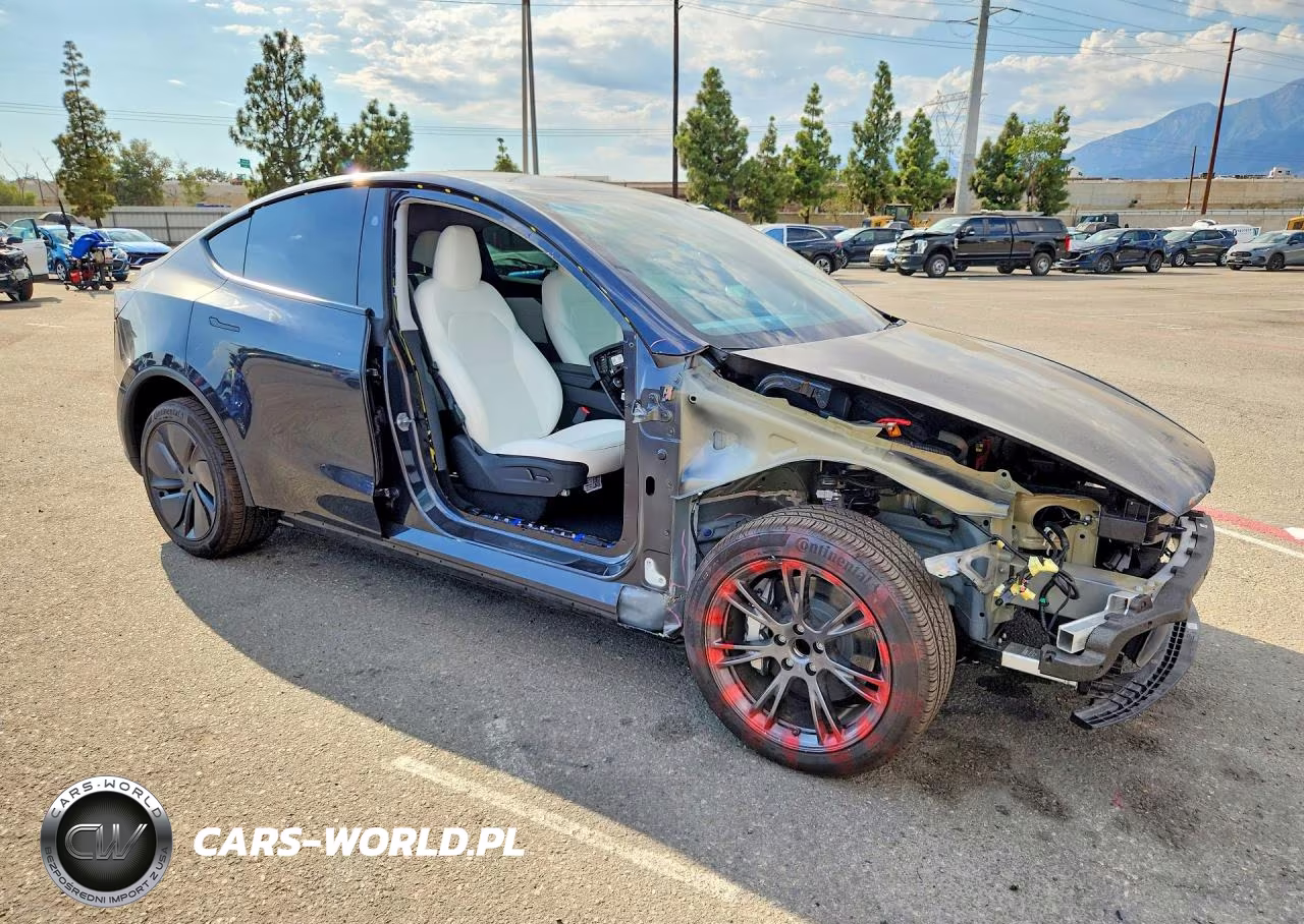 2026 Tesla Model Y VIN:7SAYGDEDXTF452869 - 4