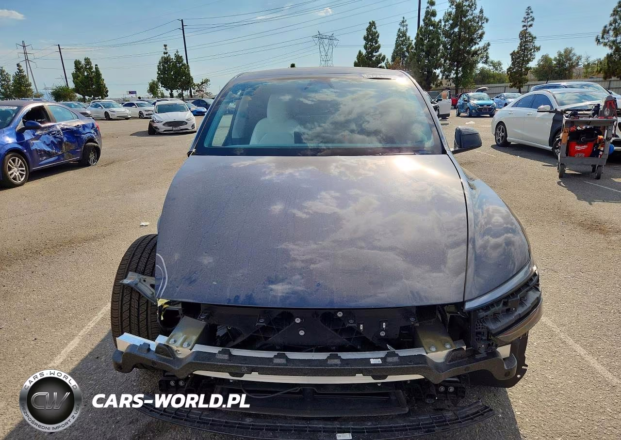 2026 Tesla Model Y VIN:7SAYGDEDXTF452869 - 5