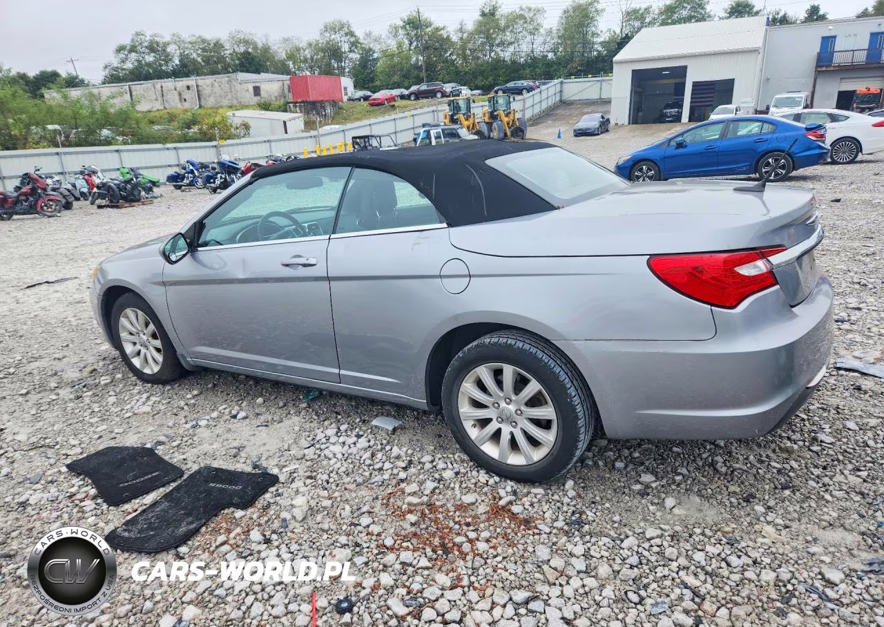 2014 Chrysler 200 Touring VIN:1C3BCBEG5EN108226 - 2