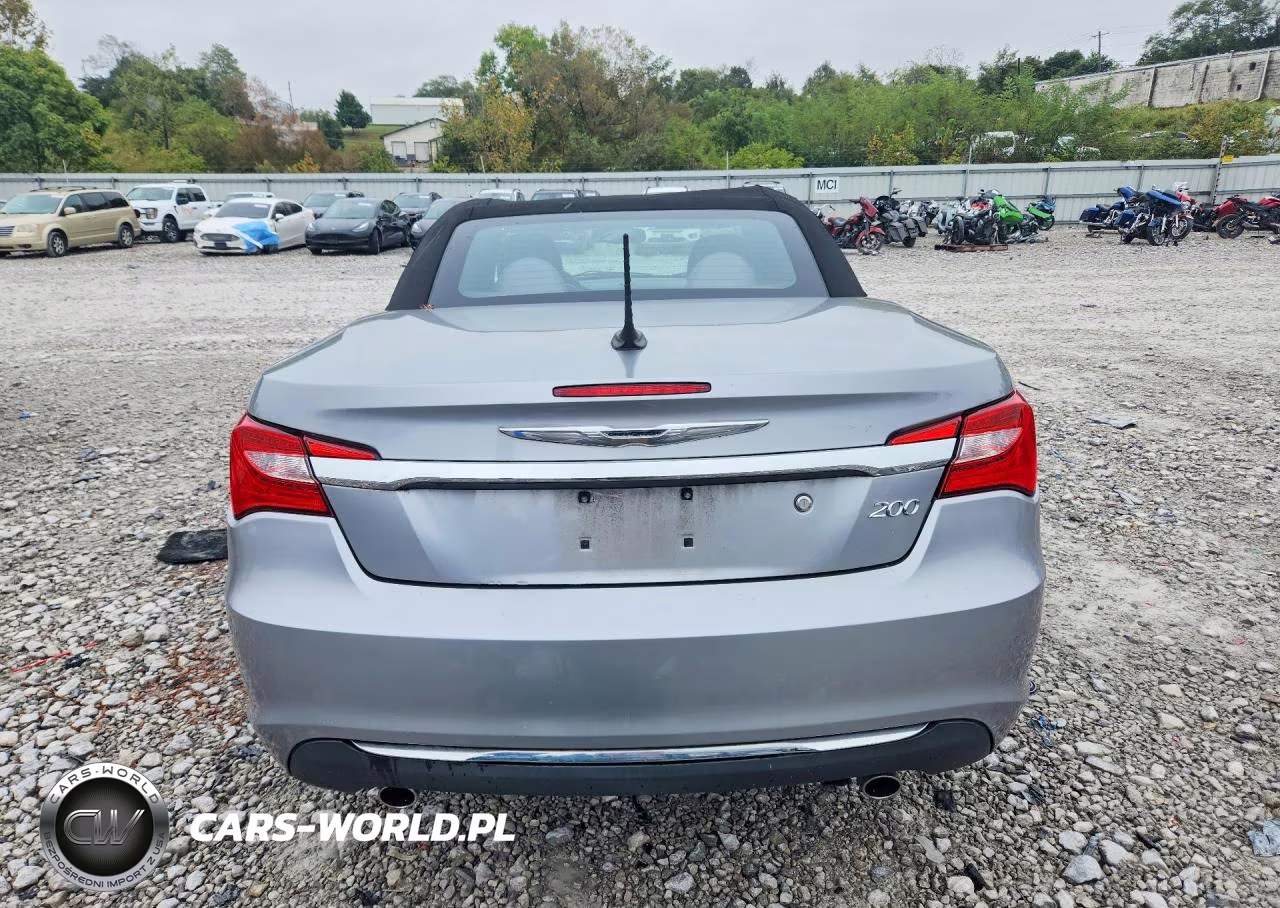 2014 Chrysler 200 Touring VIN:1C3BCBEG5EN108226 - 6
