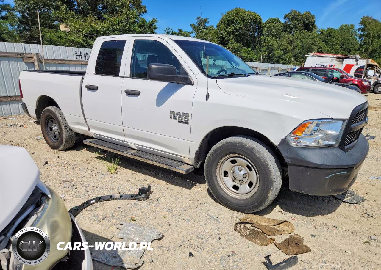 2019 Ram 1500 Classic Tradesman VIN:1C6RR6FG3KS733131 - 4