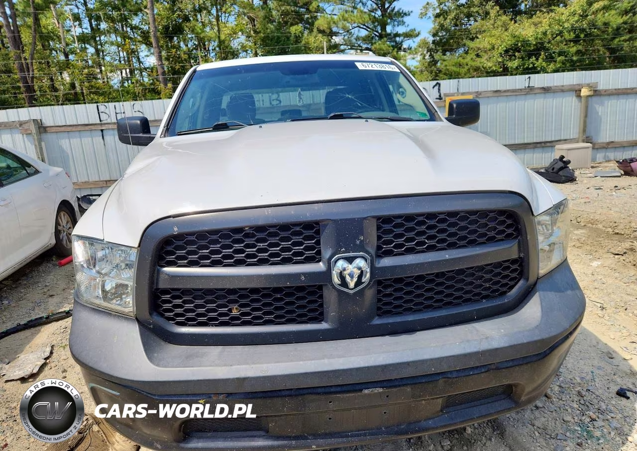 2019 Ram 1500 Classic Tradesman VIN:1C6RR6FG3KS733131 - 5