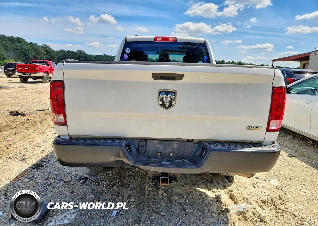 2019 Ram 1500 Classic Tradesman VIN:1C6RR6FG3KS733131 - 6