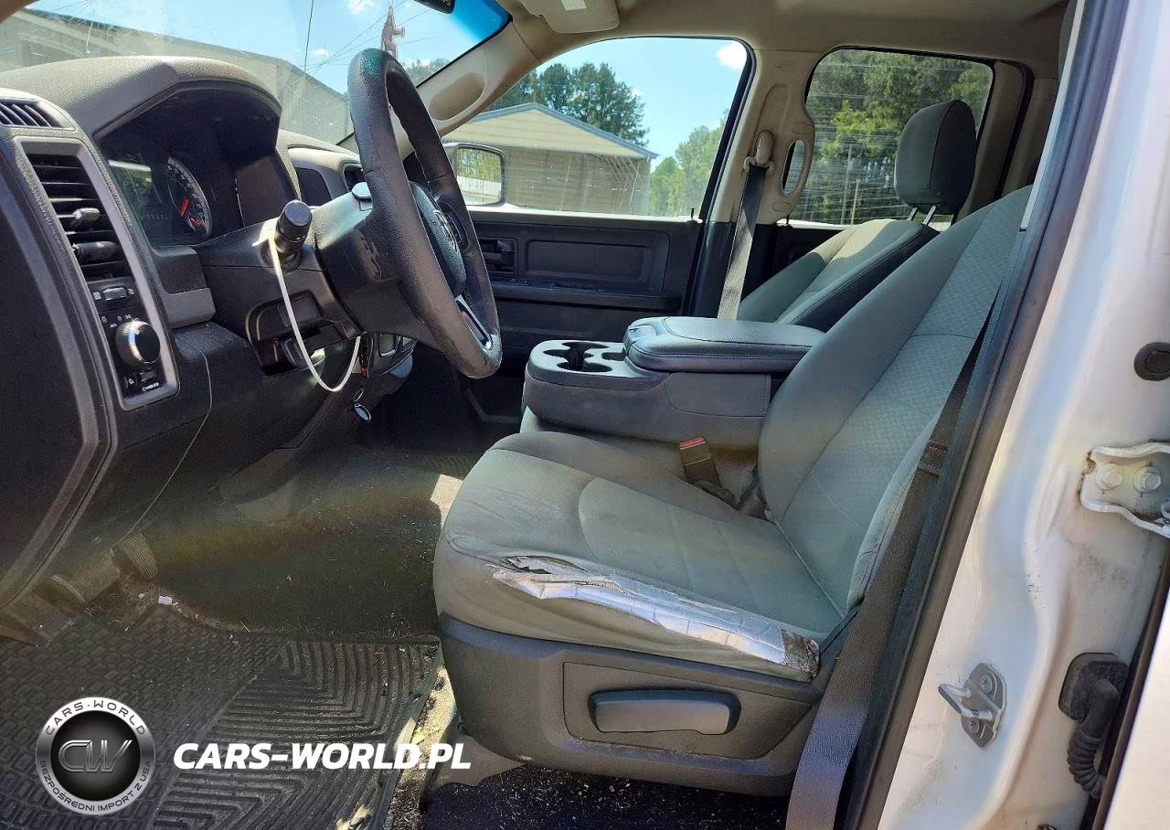 2019 Ram 1500 Classic Tradesman VIN:1C6RR6FG3KS733131 - 7
