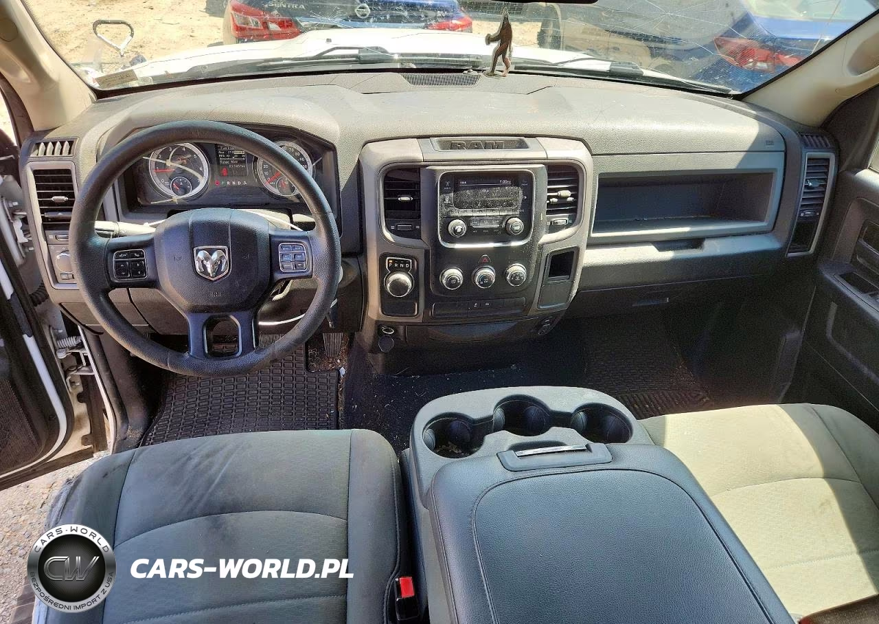 2019 Ram 1500 Classic Tradesman VIN:1C6RR6FG3KS733131 - 8