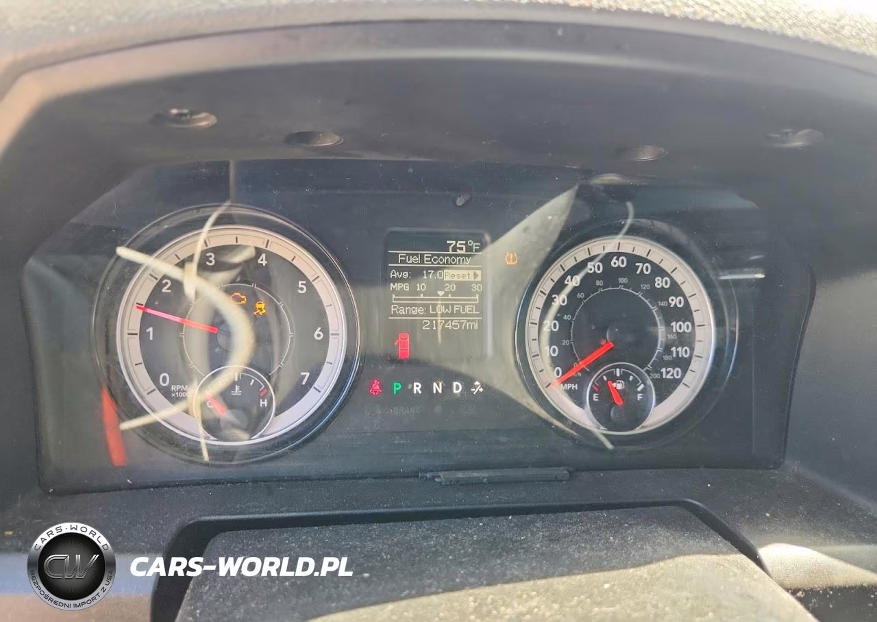 2019 Ram 1500 Classic Tradesman VIN:1C6RR6FG3KS733131 - 9