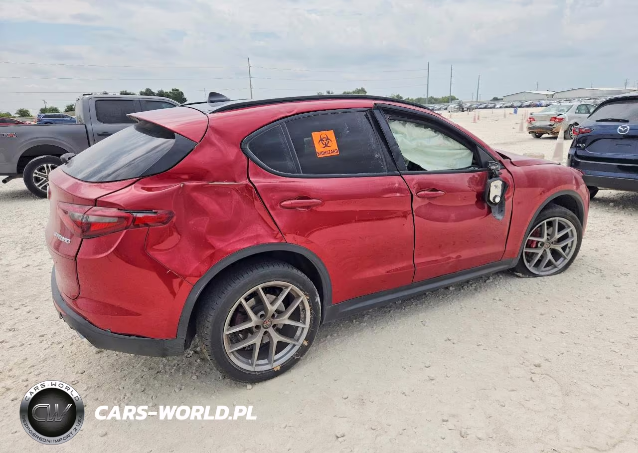 2018 Alfa Romeo Stelvio Ti Sport VIN:ZASFAKNN5J7B79255 - 3