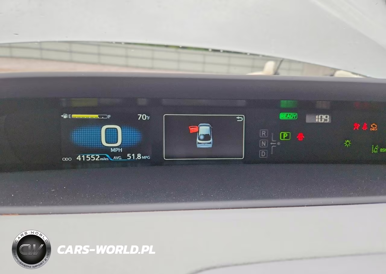2021 Toyota Prius Xle VIN:JTDKAMFU0M3135622 - 9