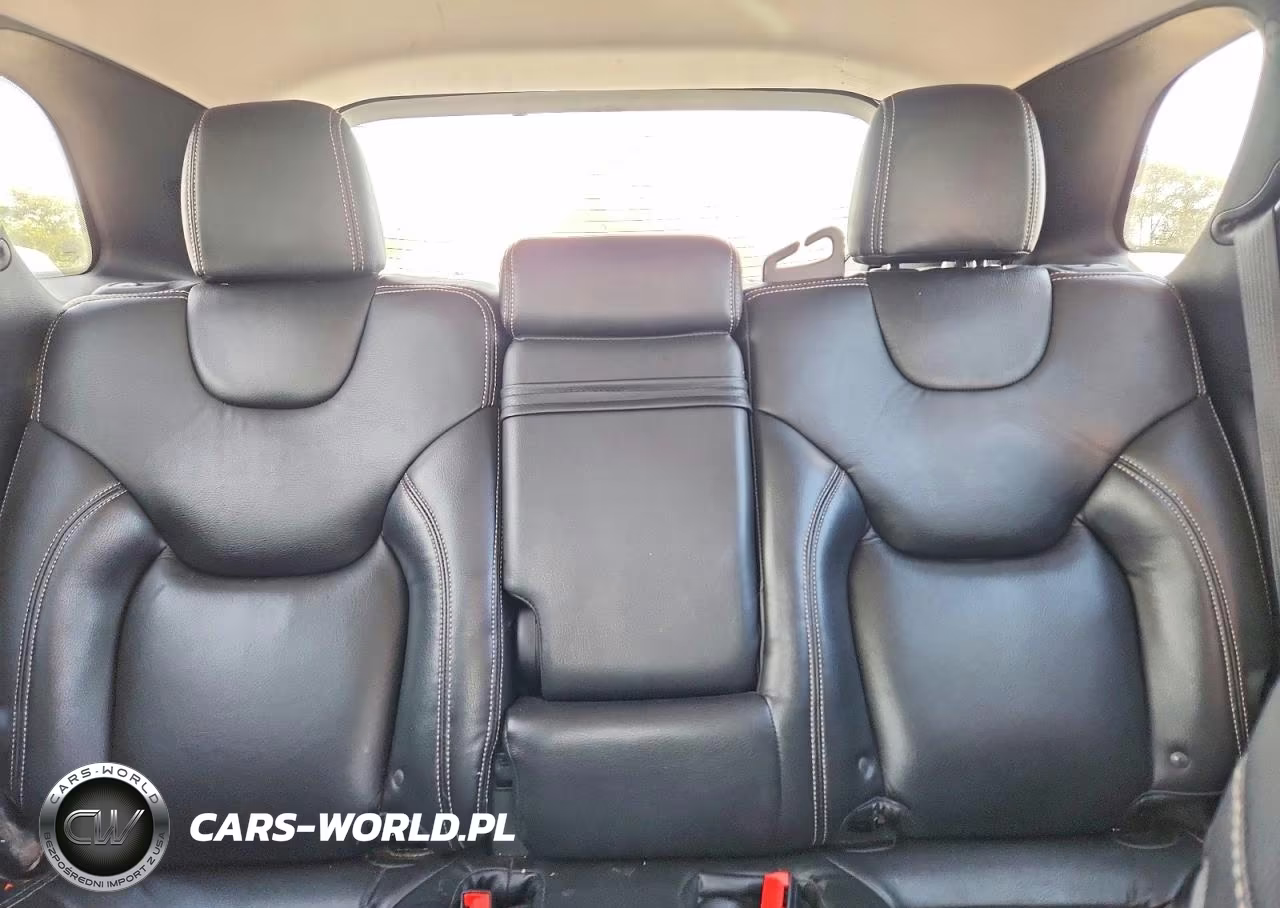 2019 Jeep Cherokee Latitude VIN:1C4PJMCB7KD369708 - 10