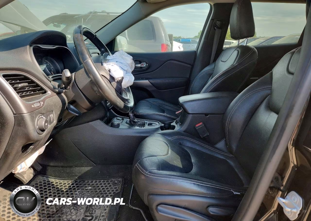 2019 Jeep Cherokee Latitude VIN:1C4PJMCB7KD369708 - 7