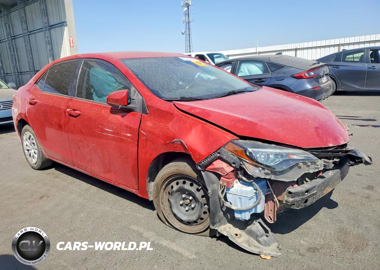 2018 Toyota Corolla Le VIN:5YFBURHE2JP814661 - 4