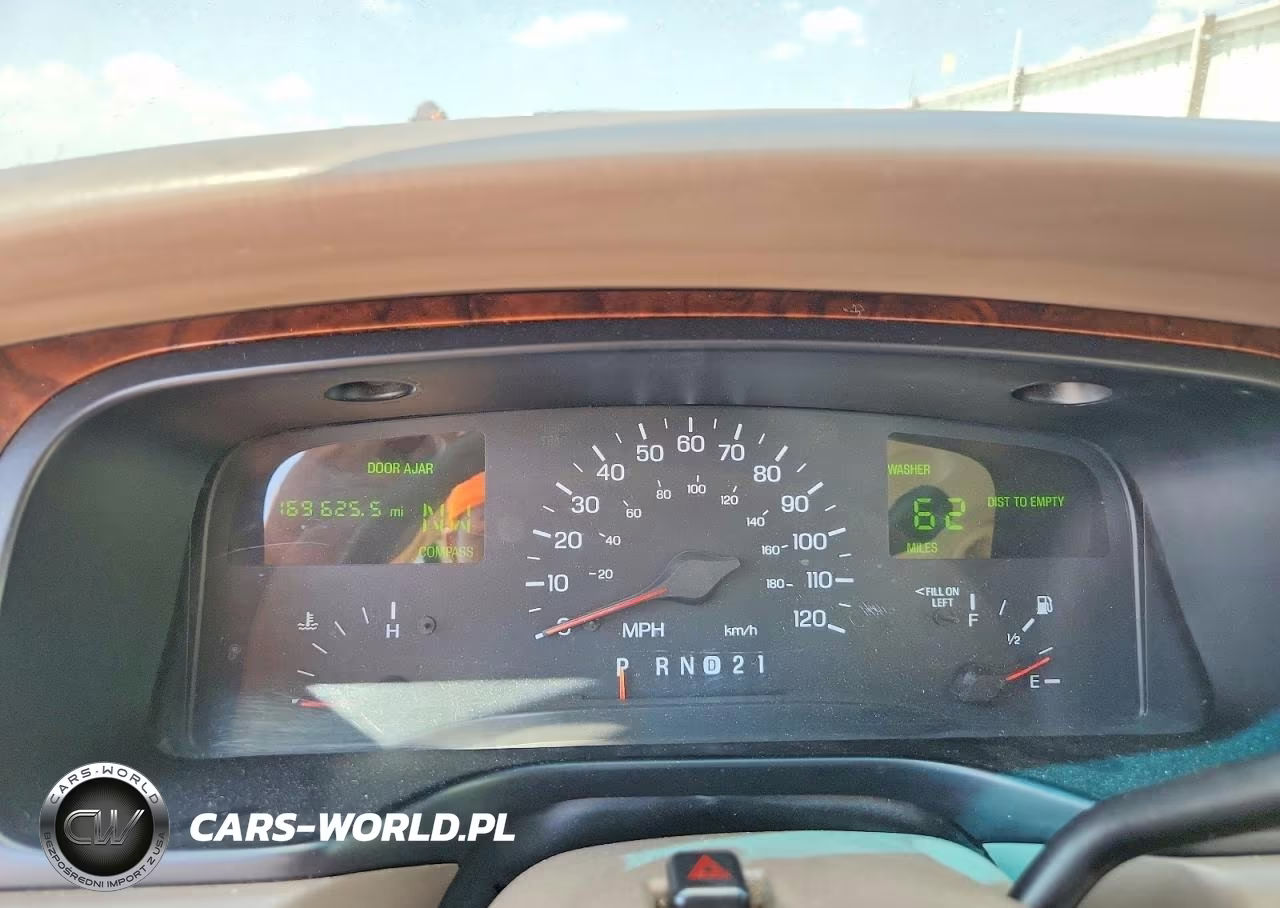 1998 Lincoln Town Car Executive VIN:1LNFM81W4WY710346 - 9