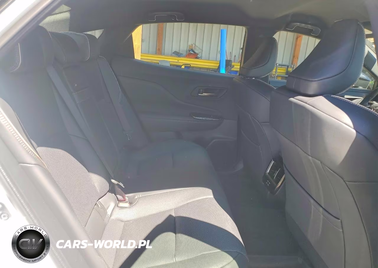 2026 Toyota Crown Xle VIN:JTDAAAAF7T3051461 - 10