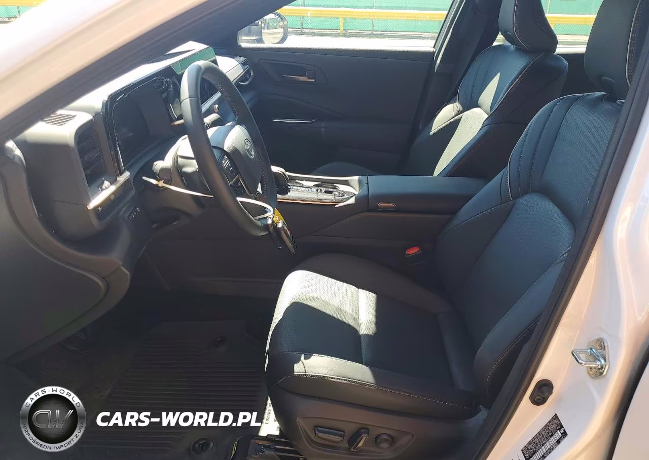2026 Toyota Crown Xle VIN:JTDAAAAF7T3051461 - 7